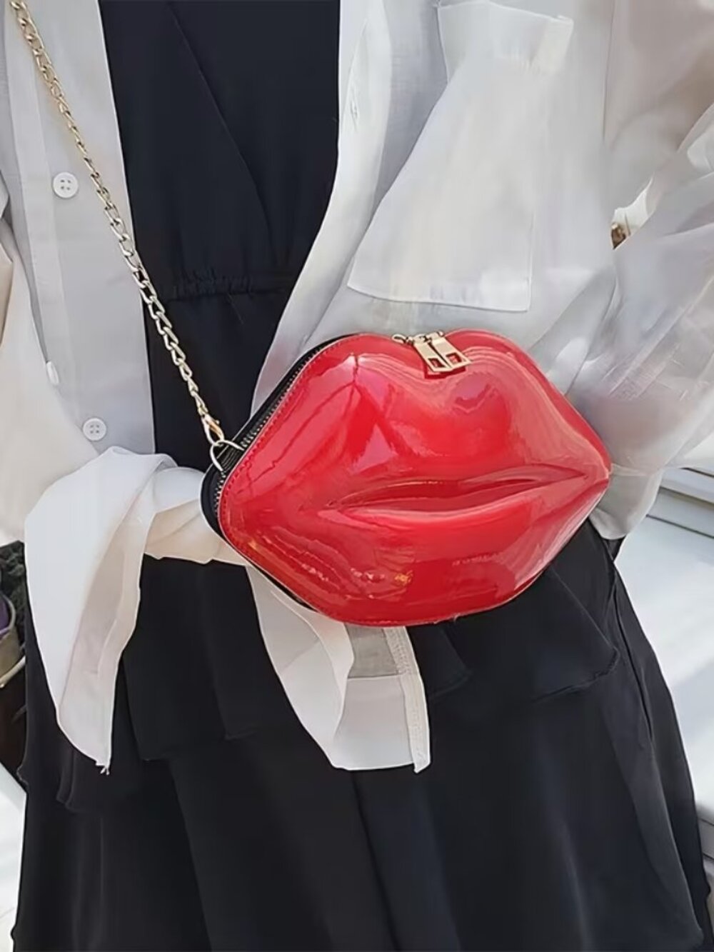 Red Lips Shaped Crossbody Shoulder Bag Purse with Chain Strap (NEW & SO CUTE!)